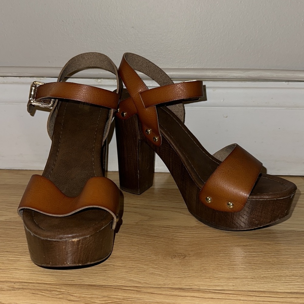 Platform Heels - Picture 6 of 6